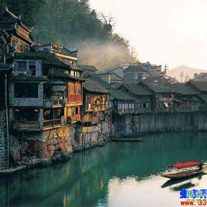 時尚商務C線：張家界、天門山、鳳凰古城四日游